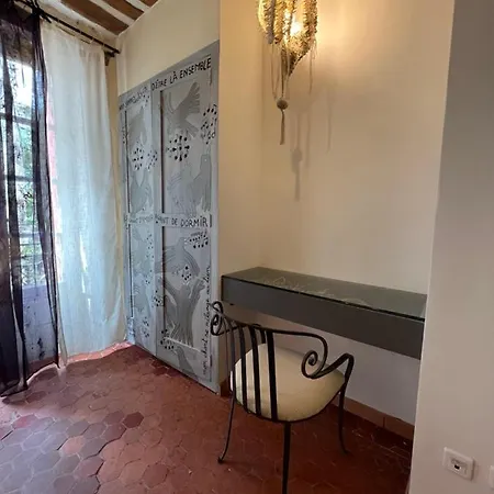 Le Regardeur Saint-Rémy-de-Provence